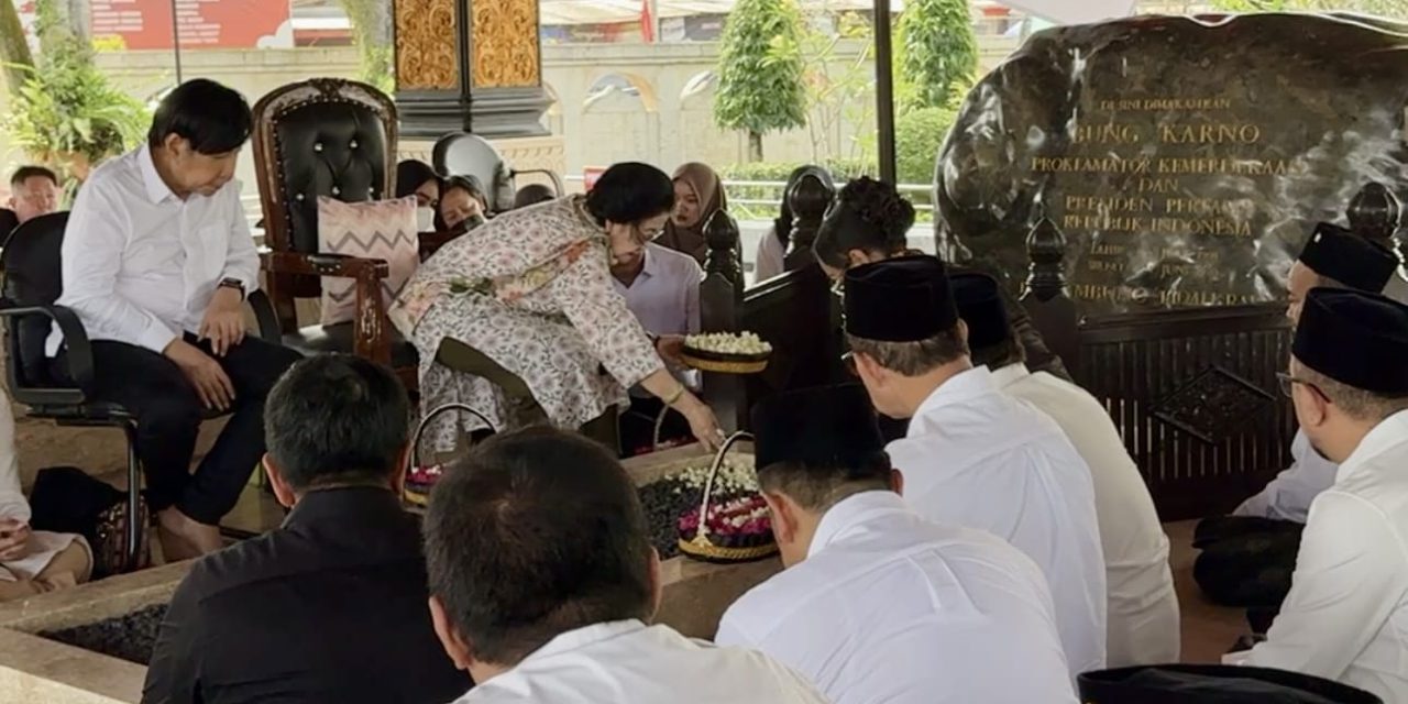 Megawati Soekarnoputri Ziarah Ke Makam Bung Karno