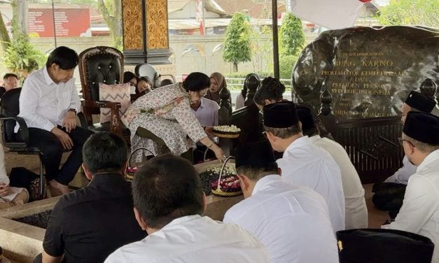Megawati Soekarnoputri Ziarah Ke Makam Bung Karno