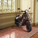 Vespa 946 “Horse” Resmi Di Rilis Dengan Material Eksklusif