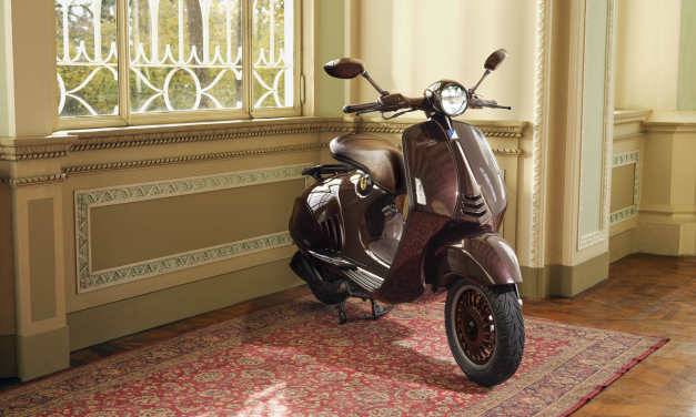 Vespa 946 “Horse” Resmi Di Rilis Dengan Material Eksklusif