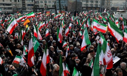 Warga Baghdad Dan Teheran Turun Rayakan Harapan Perdamaian