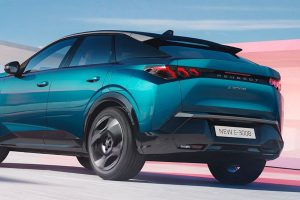 Peugeot e-3008 Menangkan Desain SUV Terbaik Eropa 2026