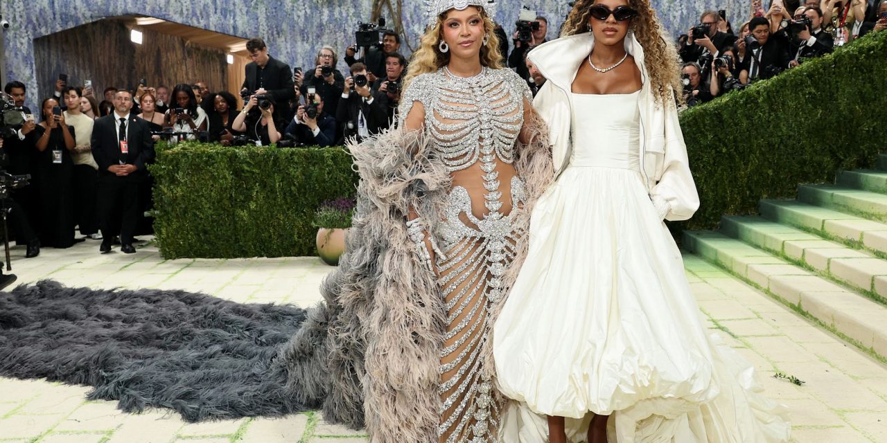 Met Gala 2026: Deretan Gaun Ikonis Bertema Keberlanjutan Alam