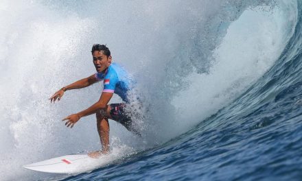 Rio Waida Evaluasi Pemilihan Ombak Di Pantai Cloudbreak Fiji