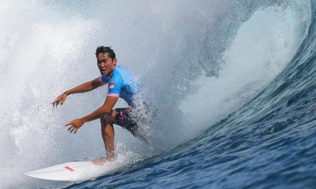Rio Waida Evaluasi Pemilihan Ombak Di Pantai Cloudbreak Fiji