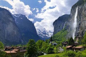 Desa Lauterbrunnen Swiss Pasang Tarif Masuk Atasi Over-tourism