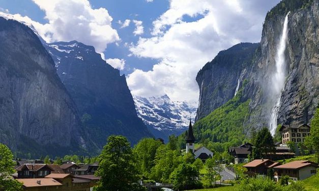 Desa Lauterbrunnen Swiss Pasang Tarif Masuk Atasi Over-tourism