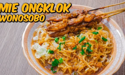 Mie Ongklok Wonosobo: Mi Kuah Kental Tapioka Dan Sate Sapi