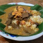 Nasi Gandul Pati: Gurih Daging Sapi Kuah Rempah Kecokelatan