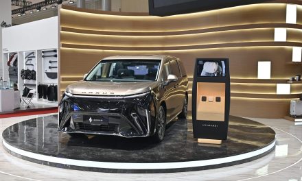 Maxus Mifa 9 Executive Bawa Baterai 90 kWh Dan Fitur ADAS