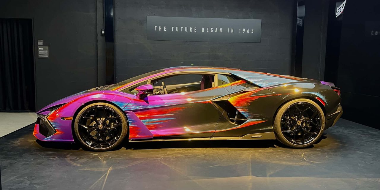 Lamborghini Revuelto Opera Unica Tampil Kustom Hand-Painted