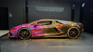 Lamborghini Revuelto Opera Unica Tampil Kustom Hand-Painted