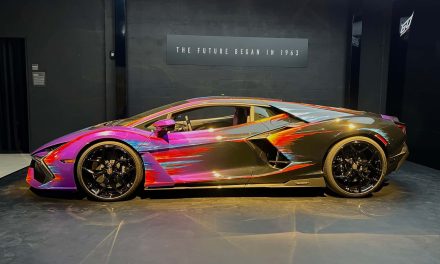 Lamborghini Revuelto Opera Unica Tampil Kustom Hand-Painted