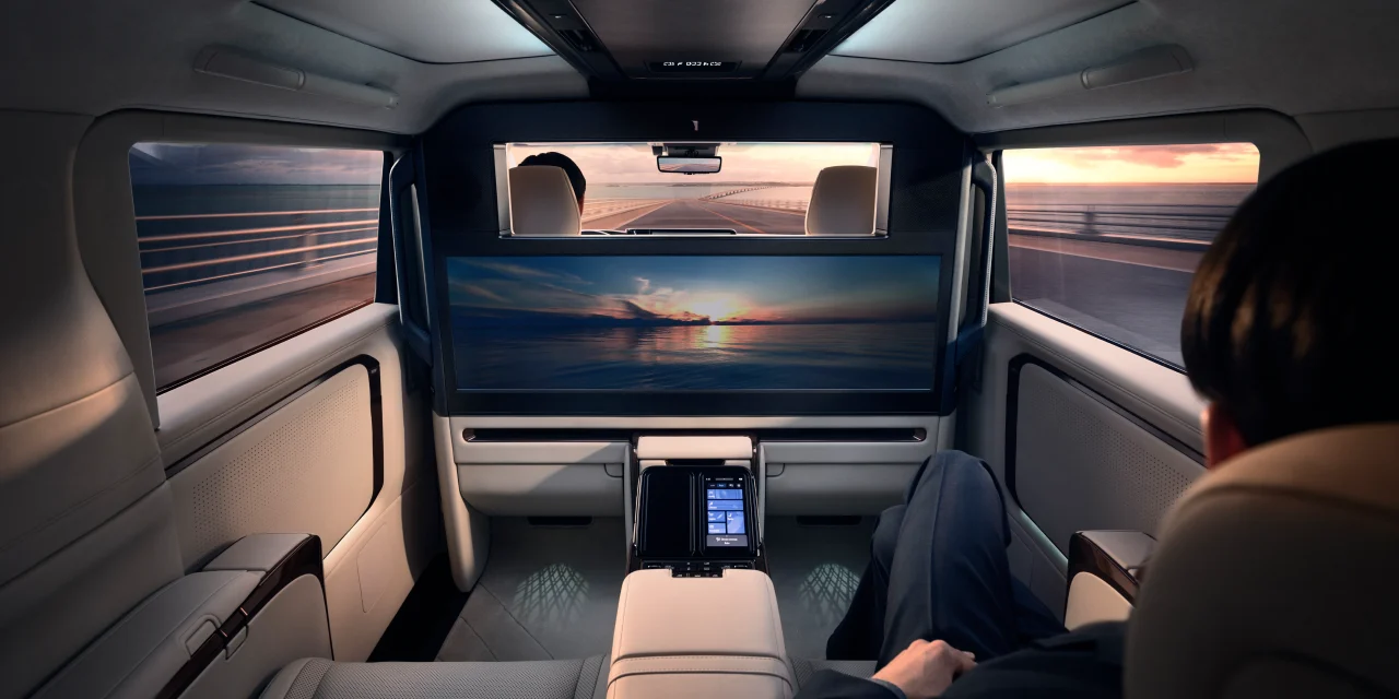 Lexus LM 350h 4-Seater Ultimate: MPV Berfitur Layar 48 Inci