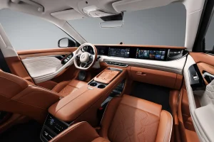 Voyah Free Ultra Hybrid Bawa Layar Triple-Screen Cerdas AI