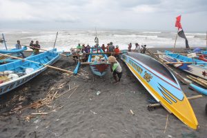 Siklon Tropis Berpindah, Otoritas Batasi Pelayaran Kapal Kecil