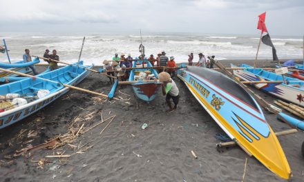 Siklon Tropis Berpindah, Otoritas Batasi Pelayaran Kapal Kecil